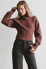 Gracelyn Turtleneck Sweater in Redbrown