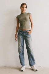 Casey Lettuce Hem Tee in Olive