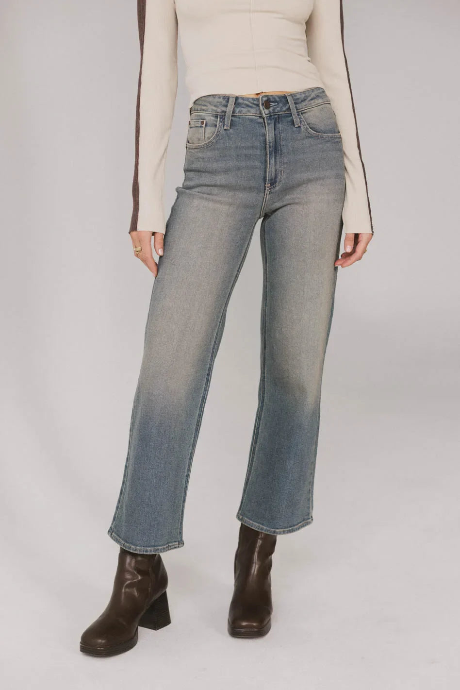 Reva Straight Leg Jeans in Medium Wash