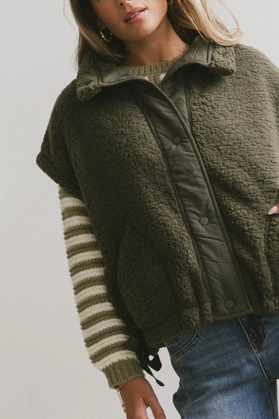 Johanna Sherpa Vest in Olive