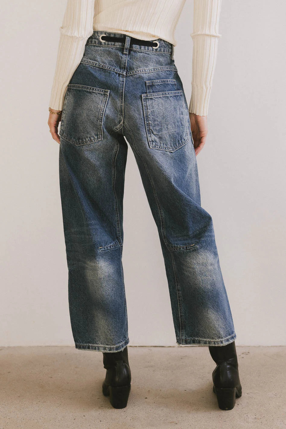 Jocelyn Barrel Jeans in Medium Wash