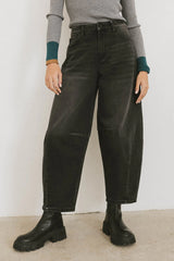 Lex Barrel Jeans in Black