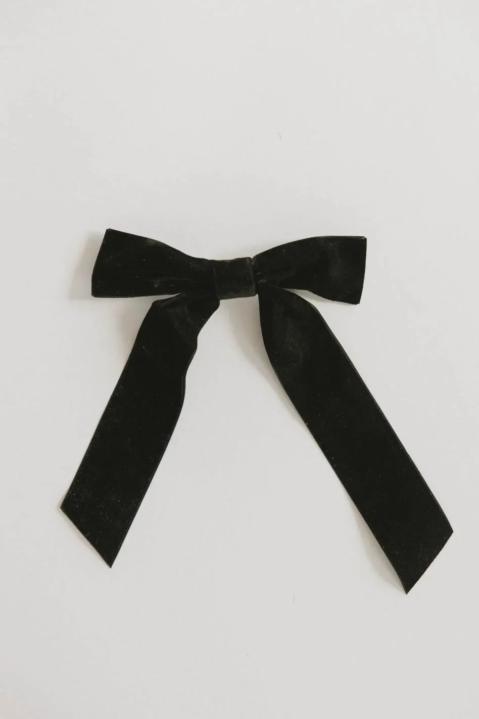 Long Tail Velvet Bow in Black