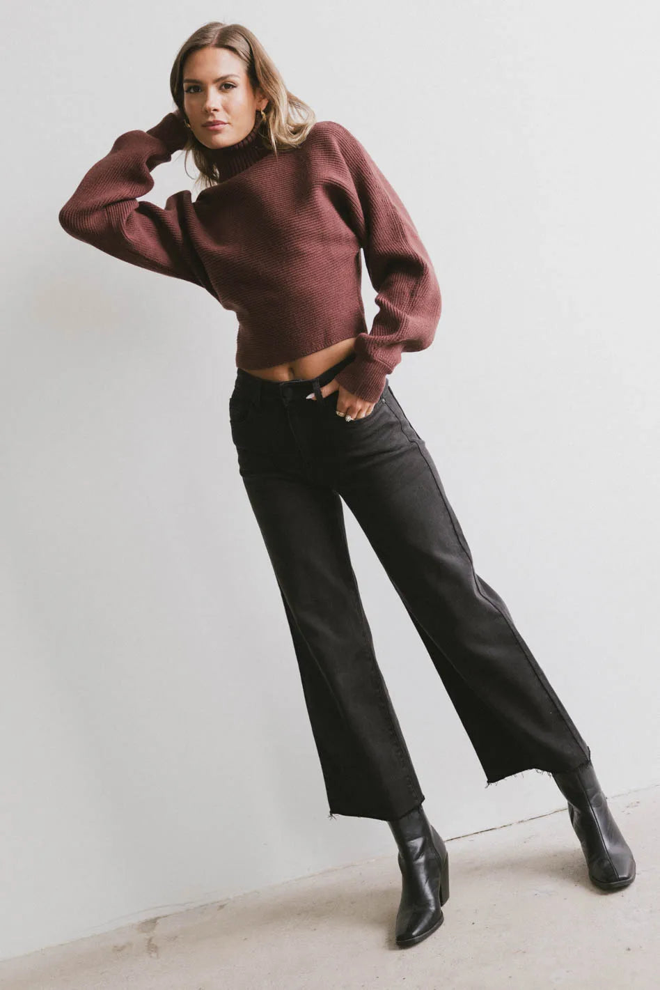 Gracelyn Turtleneck Sweater in Redbrown