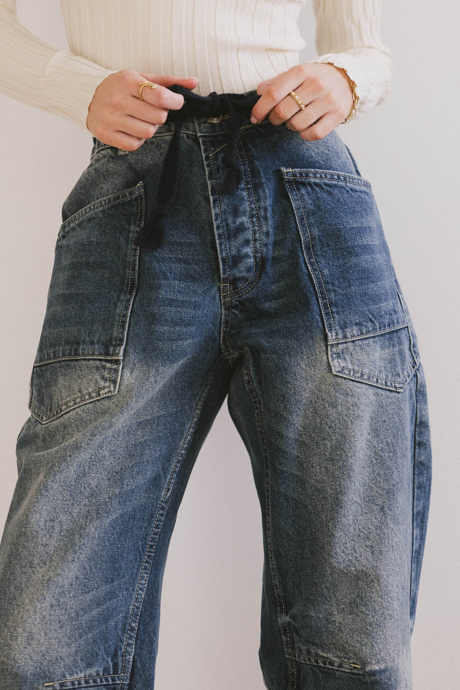 Jocelyn Barrel Jeans in Medium Wash