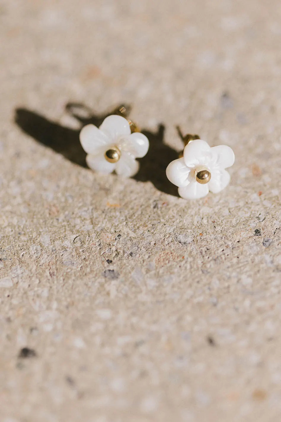 Annika Pearly Flower Earrings