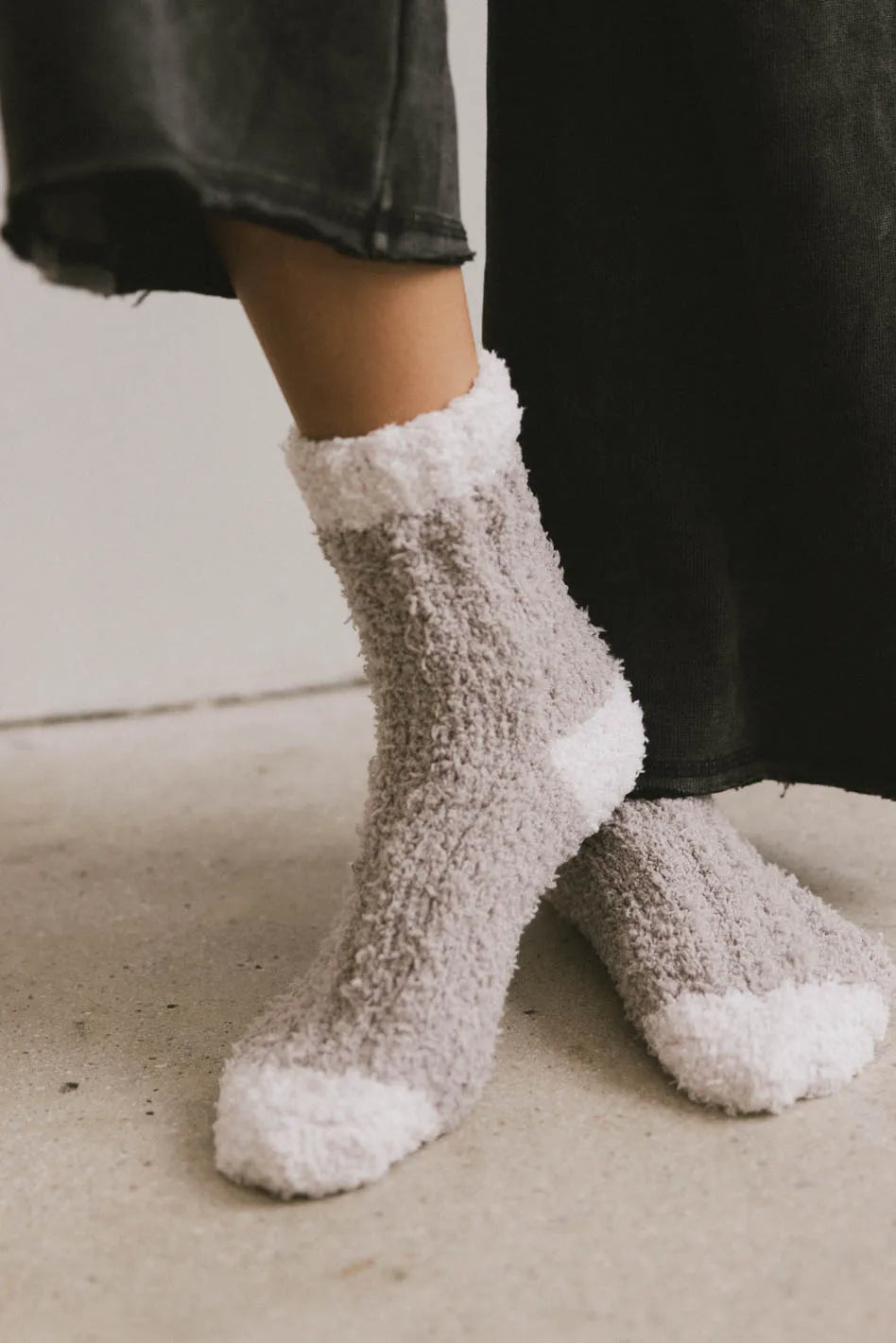 Fuzzy Contrast Socks in Purple