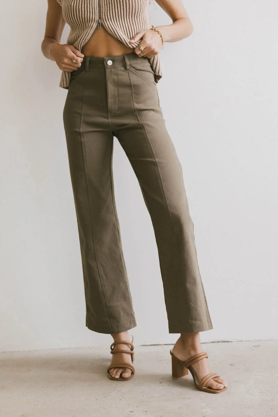 Sable Straight Leg Pants in Olive