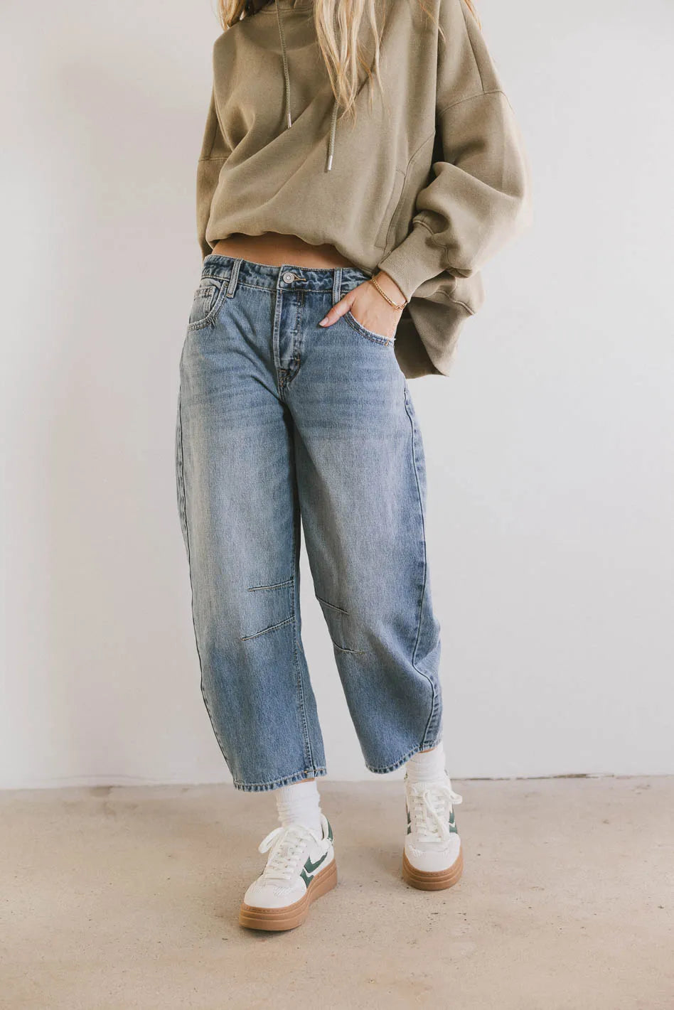 Bentlee Cropped Barrel Jeans in Medium Wash