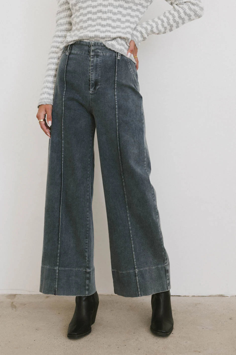 Emmaline Wide Leg Jeans in Dark Wash