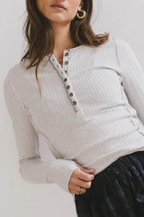 Emmilianne Ribbed Top in Grey