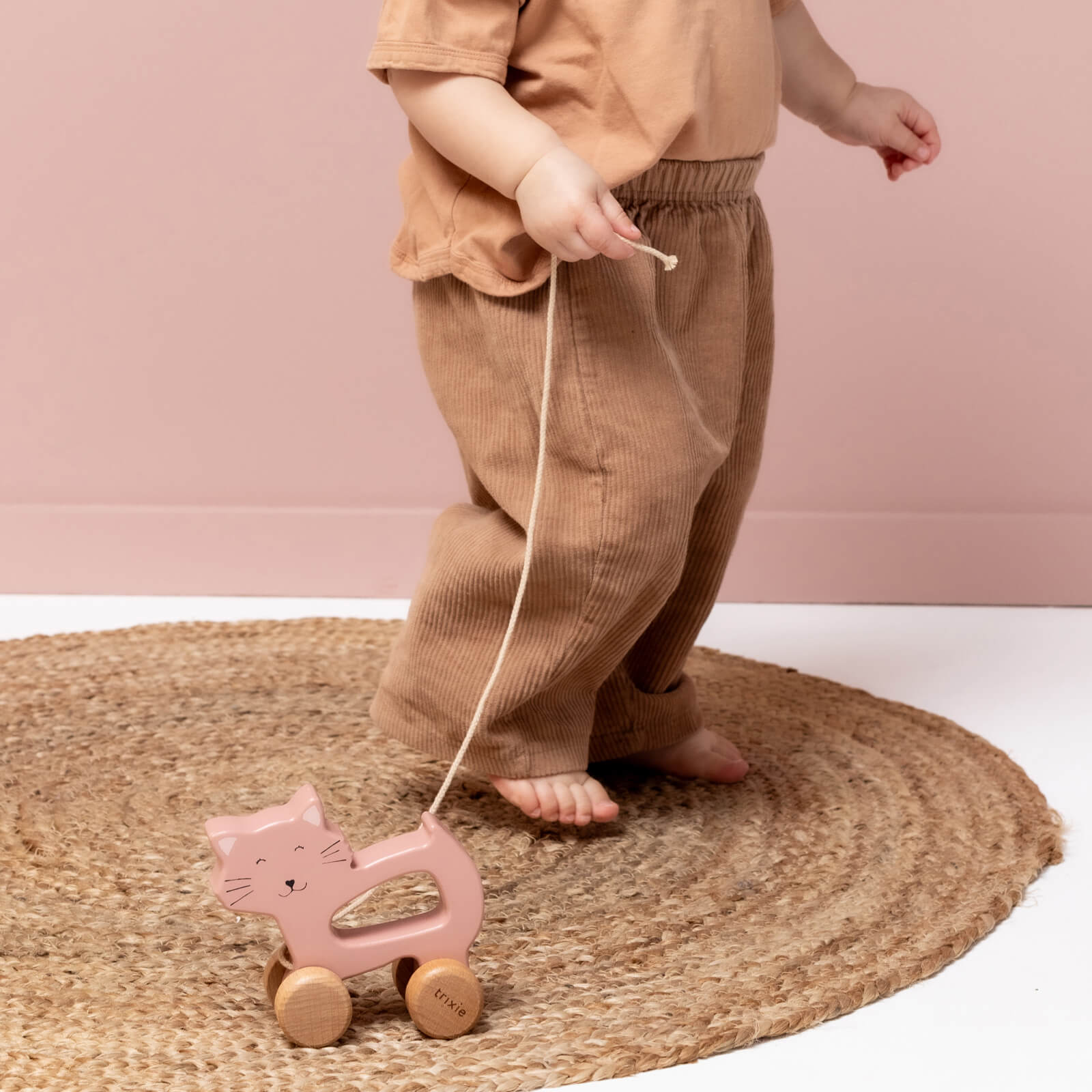 Wooden Pull Along Toy – Mrs Cat