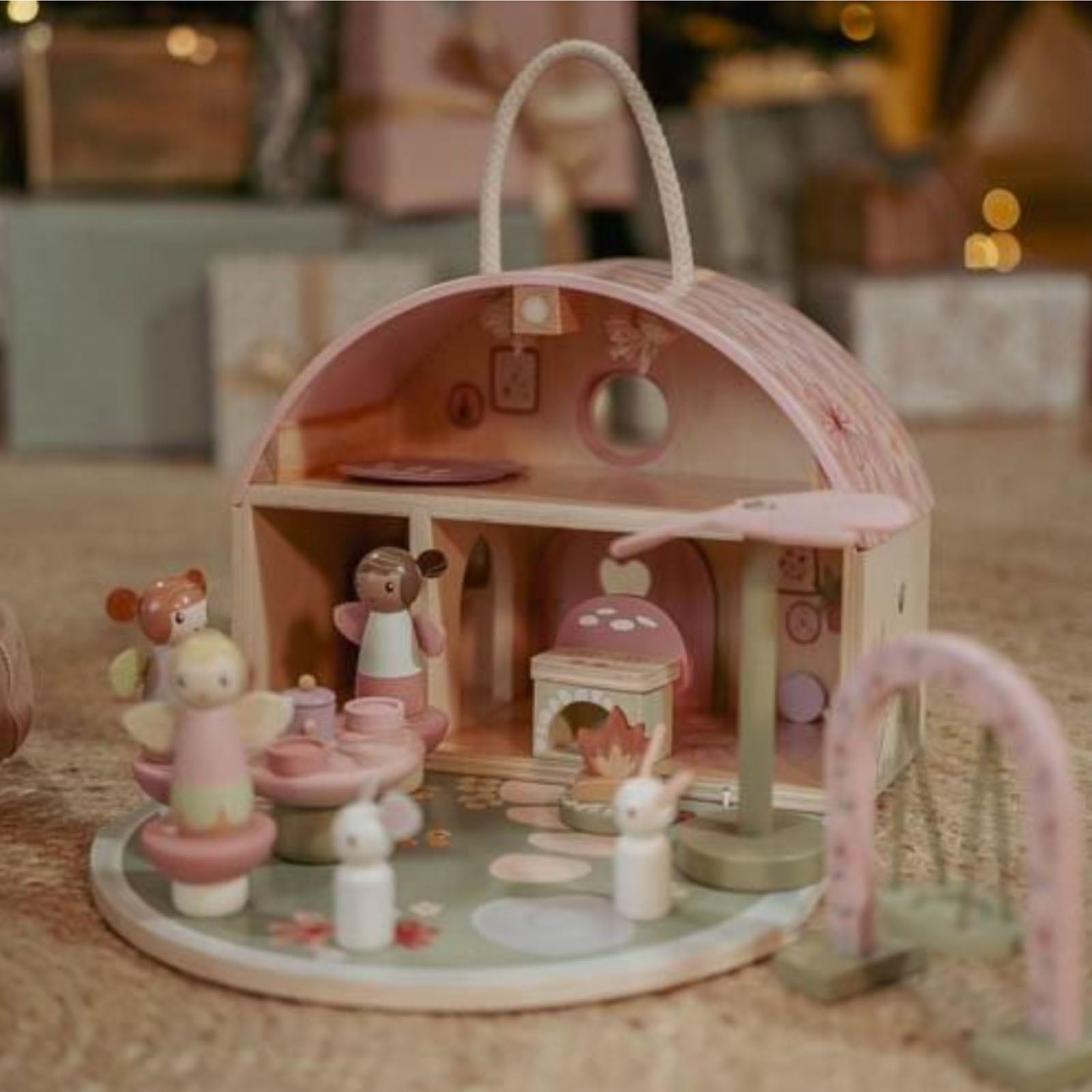 Dolls House and Accessories – Fairy Garden