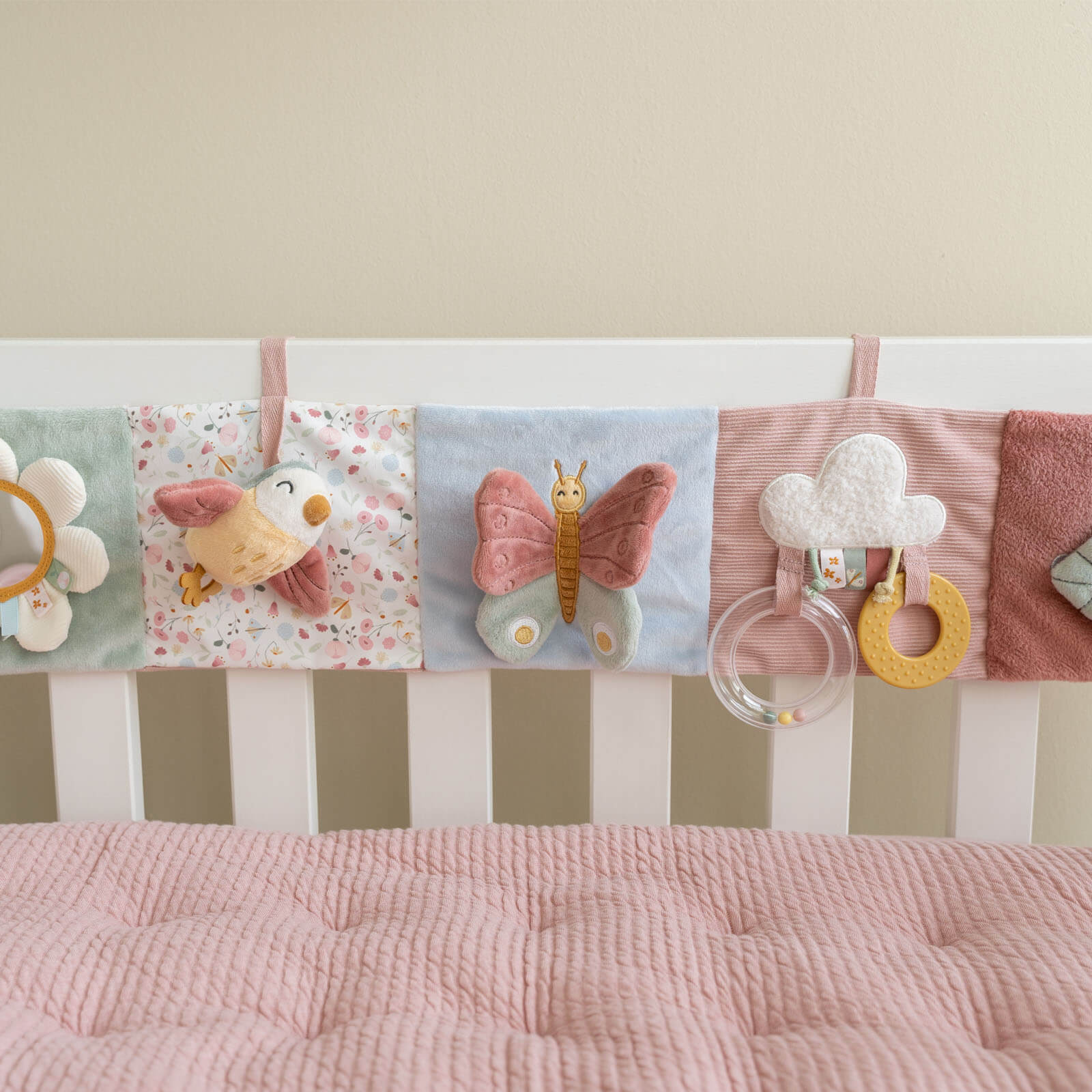 Playpen Activity Hanger – Flowers and Butterflies